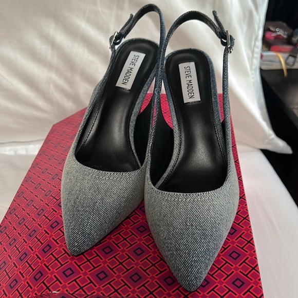 Heels - Picture 2 of 5